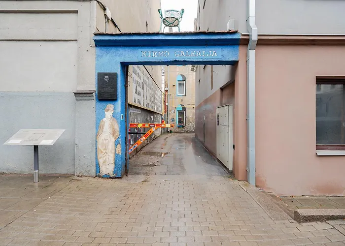 Center Gallery Apartment