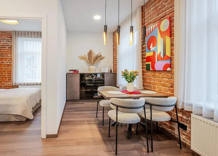 Center Gallery Apartment *